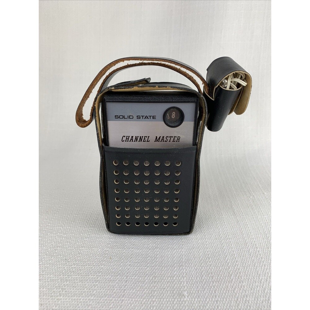Channel Master Transistor Solid State Radio Model 6457 With Case‎ & Ear Piece UT